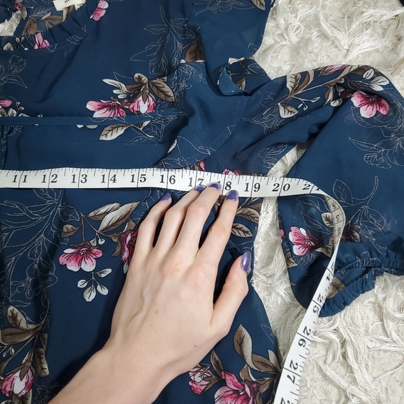 Floral Longsleeve Blouse - Picture 6 of 10